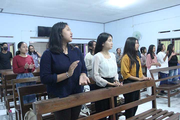 gallery kegiatan, Ibadah Valentine 2025, Komisi Pemuda & Remaja, gereja kristen jawa, gkj, gkj baki, gereja kristen jawa baki, baki, sukoharjo, gkj klasis sukoharjo, klasis sukoharjo, klasis, sinode gkj, sinode 